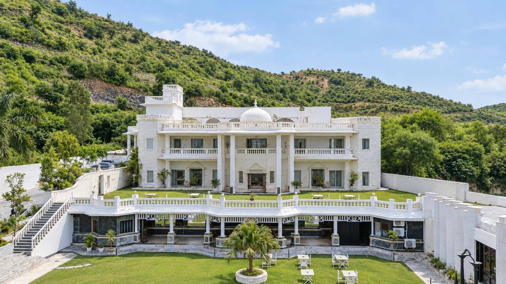 Udaipur, Rajasthan: Victoria Mansion hotel or villa